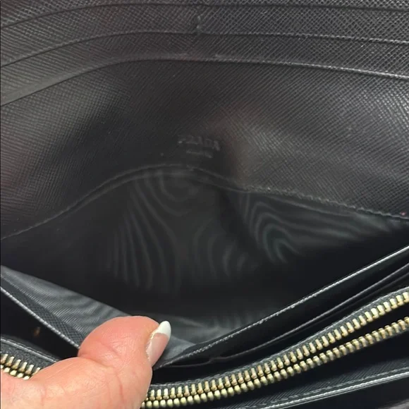 Prada Black Leather Wallet #PRA-212